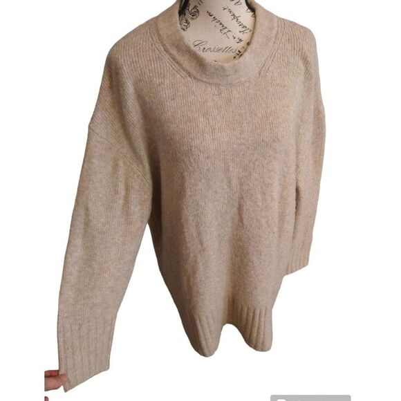 Zara wool  comfy  beige sweater medium Boho Cottage Core Cozy - Picture 1 of 8